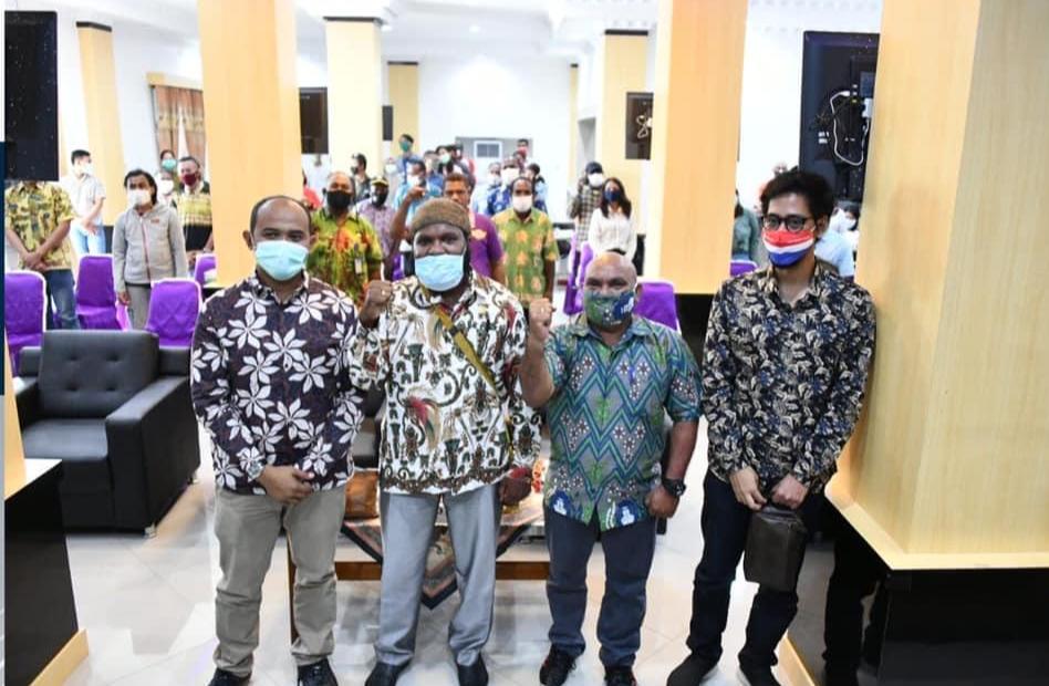 Anggota Komisi VII DPR Dapil Papua, Marthen Douw