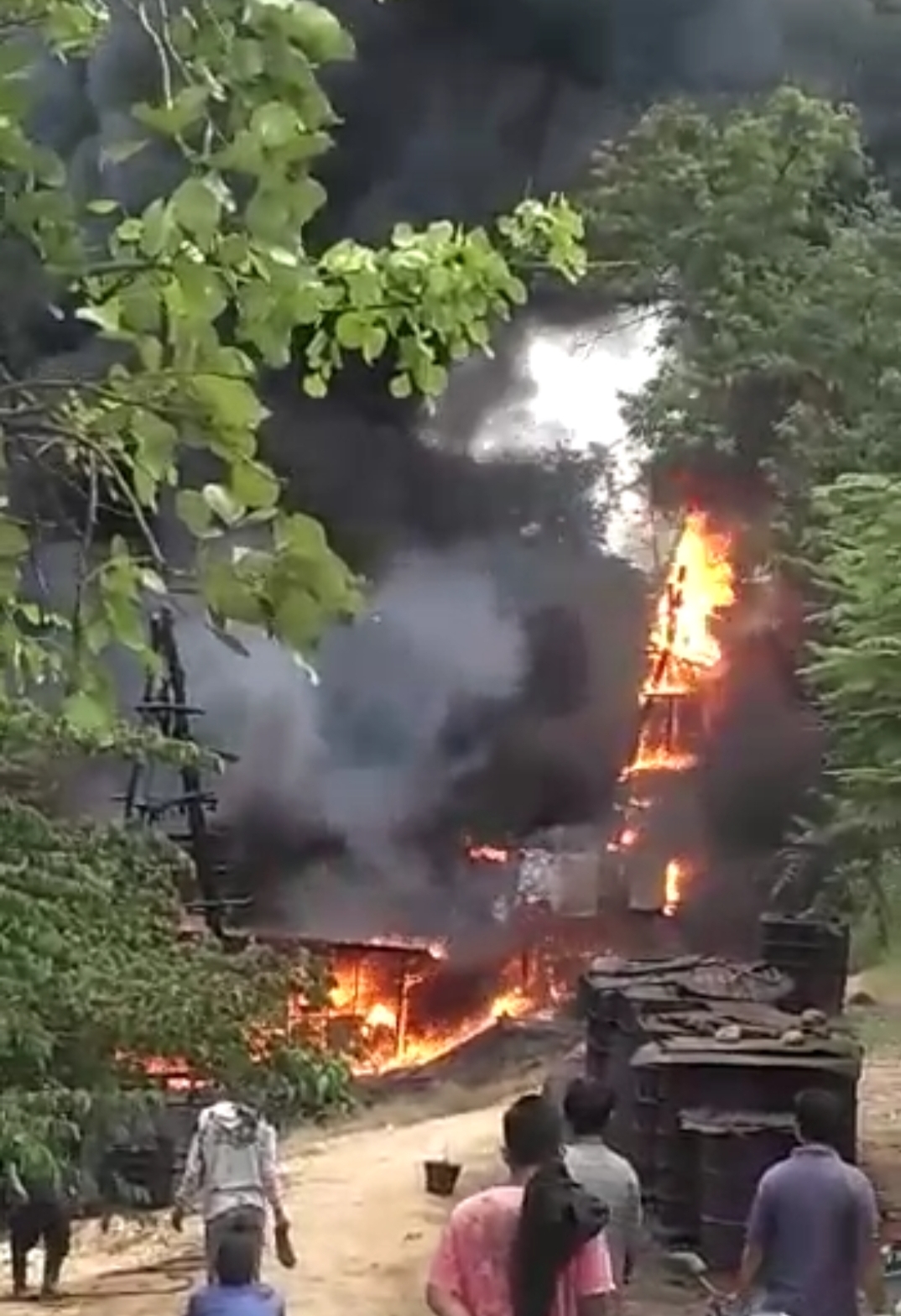 Screenshot video kebakaran sumur minyak di Wonocolo
