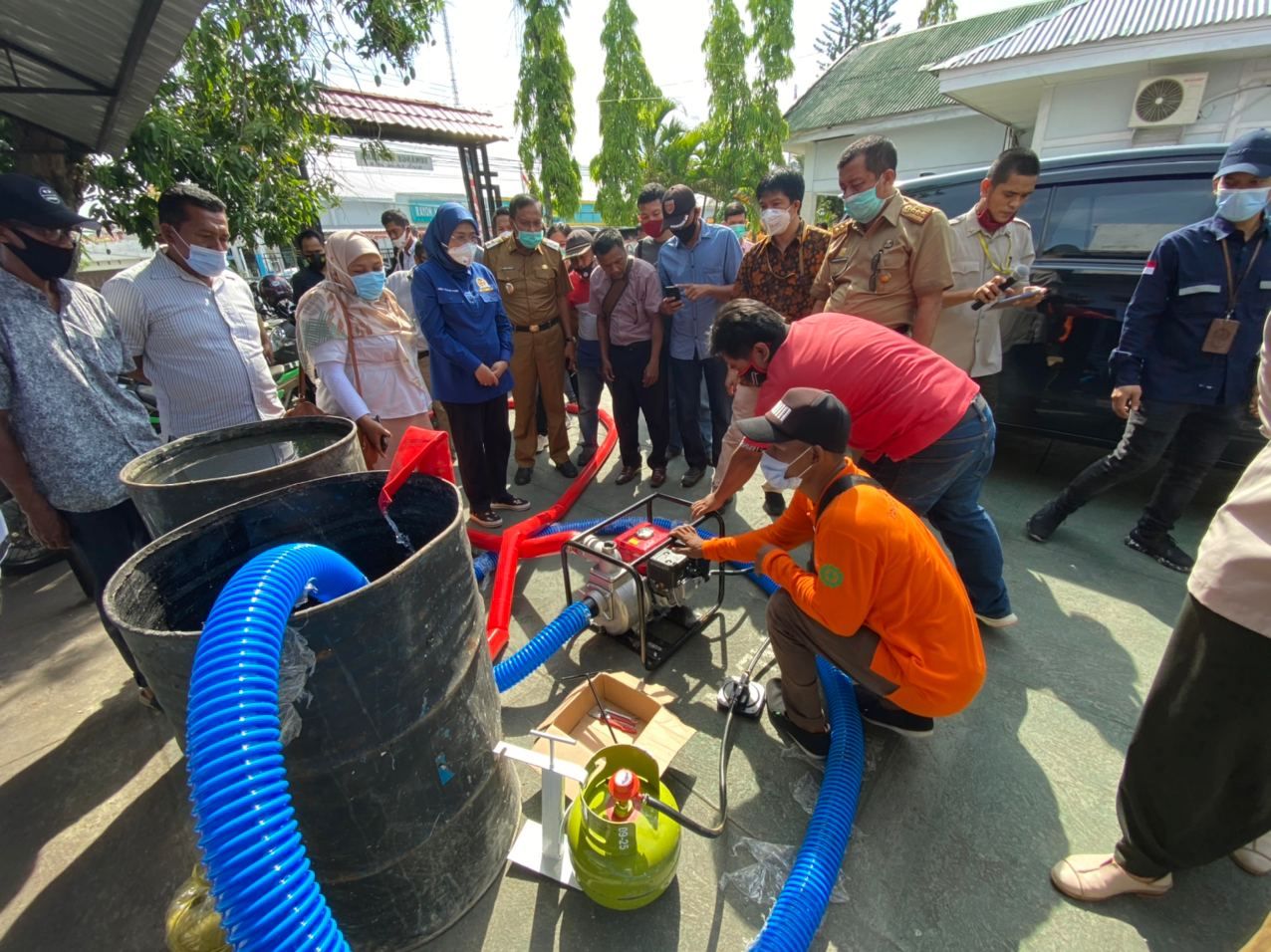 Nelayan dan petani Bone