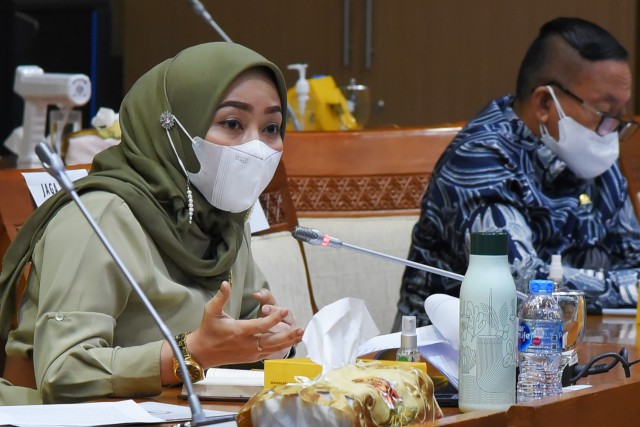 Anggota Komisi VII DPR