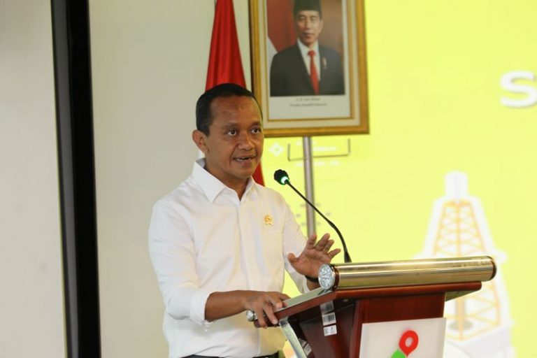 Bahlil Lahadalia berdiskusi dengan para pemimpin daerah tentang pengelolaan sumber daya alam